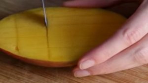 Салат из граната и зеленого лука