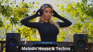 OLIWIA MOON | Melodic House & Techno Set