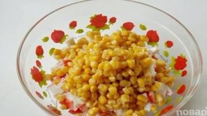 Салат с яйцом и крабовыми палочками