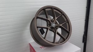 Topwheels LX01 20 8.5J вес 10.6kg Satin Bronze