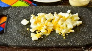 Салат с языком и картофелем