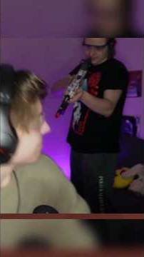 Всё, что мой друг делает в Майнкрафте, происходит в РЕАЛЬНОЙ ЖИЗНИ! смотреть онлайн