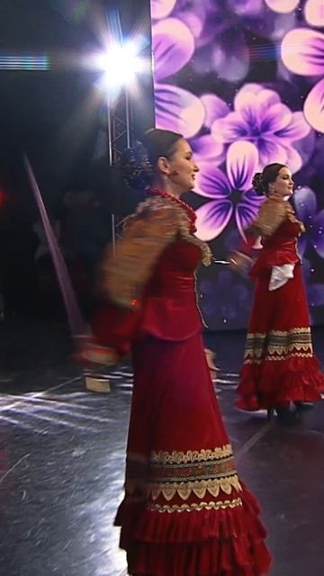 Люблю я казаченьку-скоро!