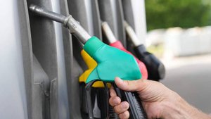 В России предложили установить потолок цен на АЗС