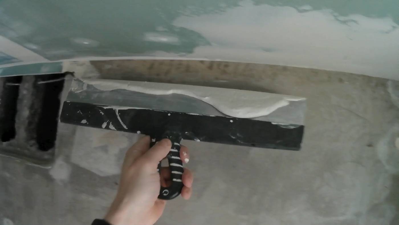 Шпаклевание, первый слой. Кухня. Ремонт хрущёвки своими руками.