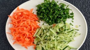 Салат из фунчозы с огурцом