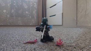 кинго ест чупик.mp4