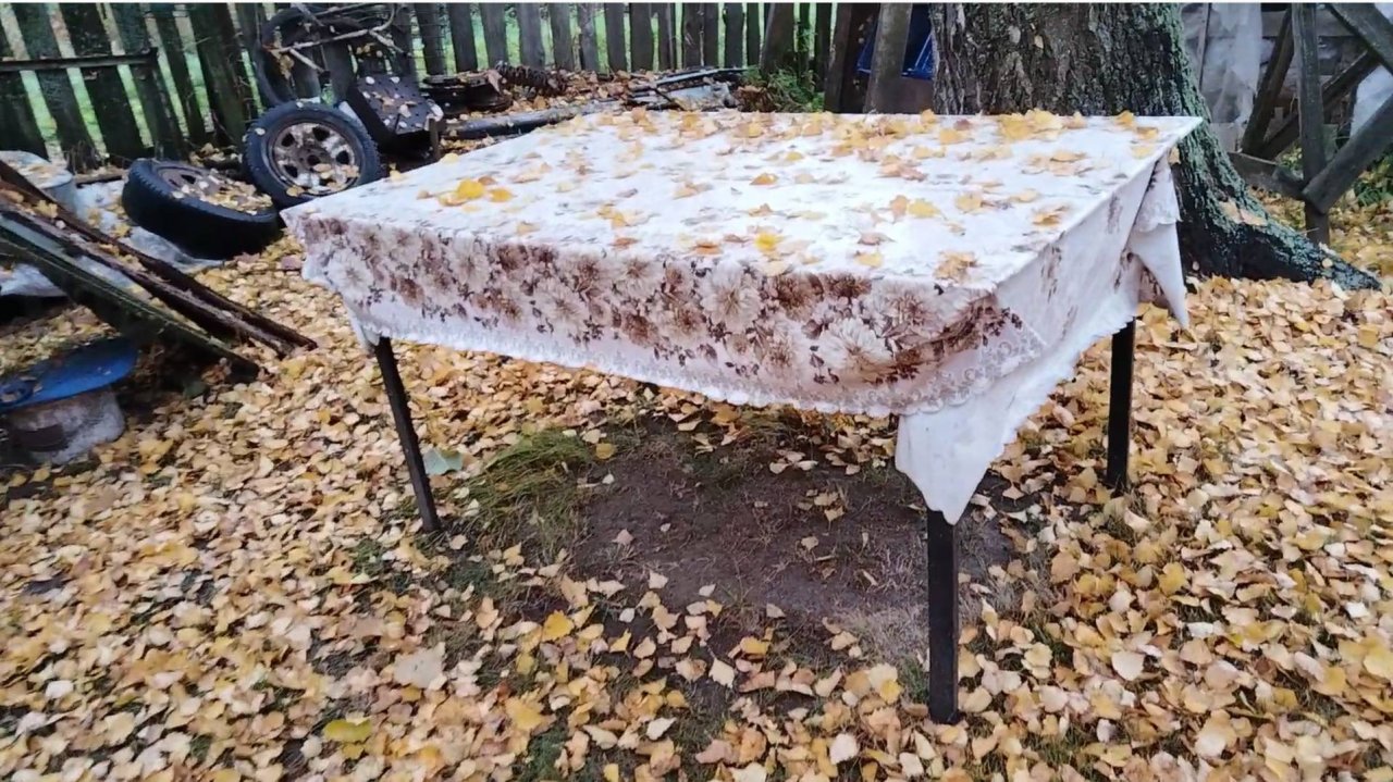 Октябрьское утро. Завершаем последние работы на участке.