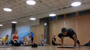 ЭкаПада Каундиниасана.