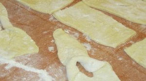 Пышный хворост на кефире