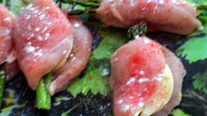 Куриная грудка, фаршированная спаржей