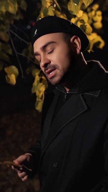 Грейтесь холодной осенью под мою «Девчонку непростую» 🎶 #музыка #девчонканепростая смотреть онлайн