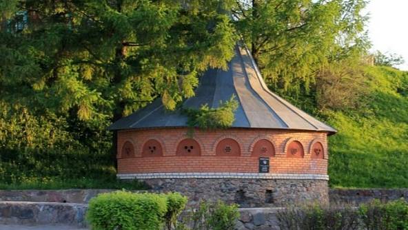 = Лучше всех столиц = песня на слова Артёма Якуша.