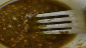 Салат с зеленым омлетом и говядиной гриль