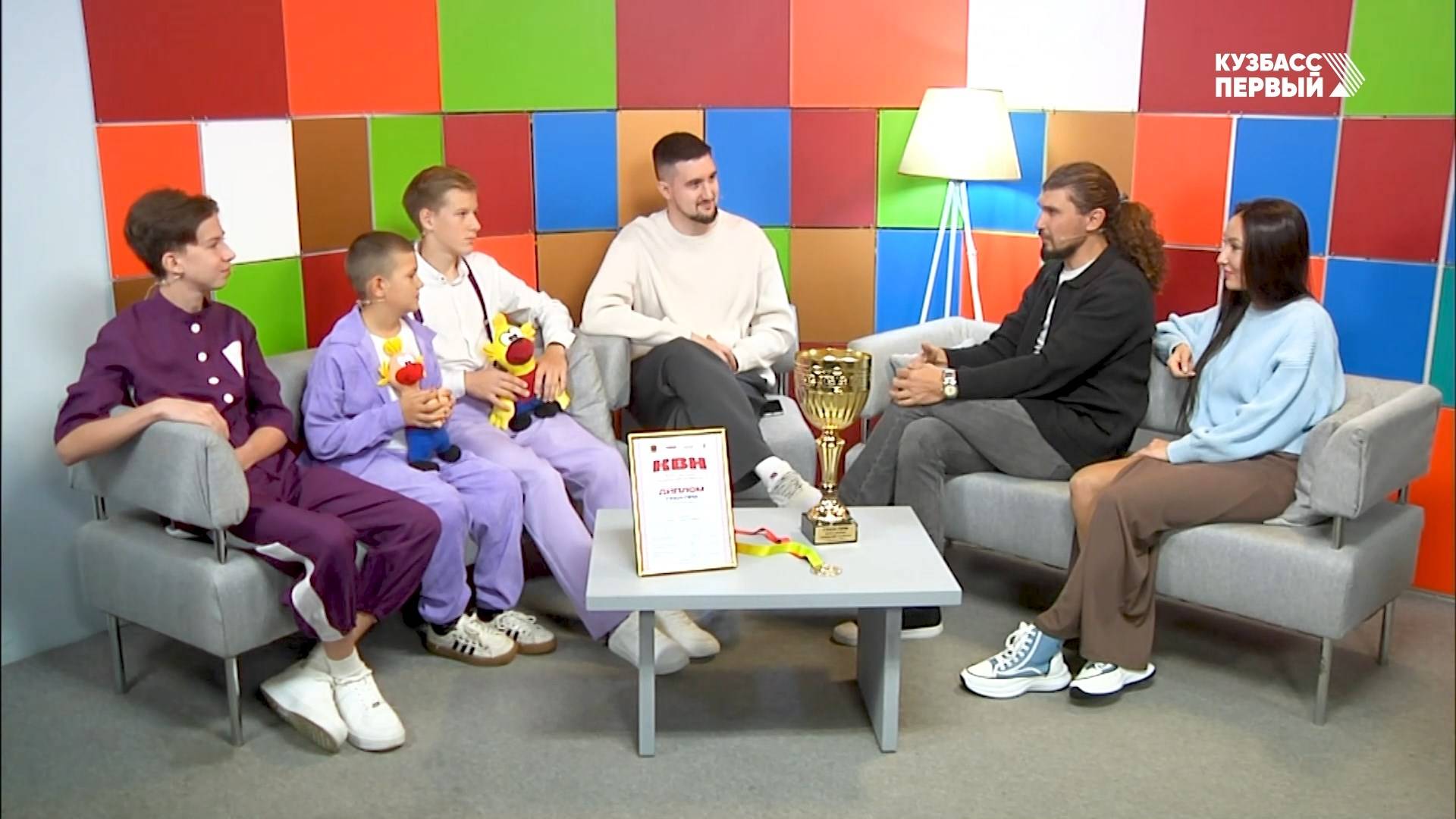 Эфир программы "Включайся" от 13.10.2025. В гостях - команда КВН "Сириус"