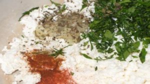 Пирог с колбасой и сыром