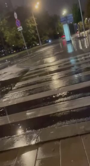 Москва поздно вечером.