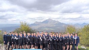 Школьники в Пятигорске прочитали "Бородино" на вершине Машука