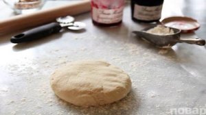 Пальчики с малиновым джемом и орешками