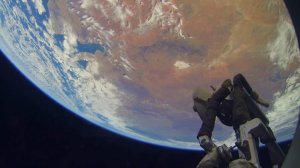 Космонавты из России впервые в истории озвучили тифлокомментарий на борту МКС
