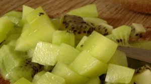 Пирог с киви в мультиварке