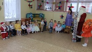 "Новый год с хитрой лисой" утренник в группе раннего возраста