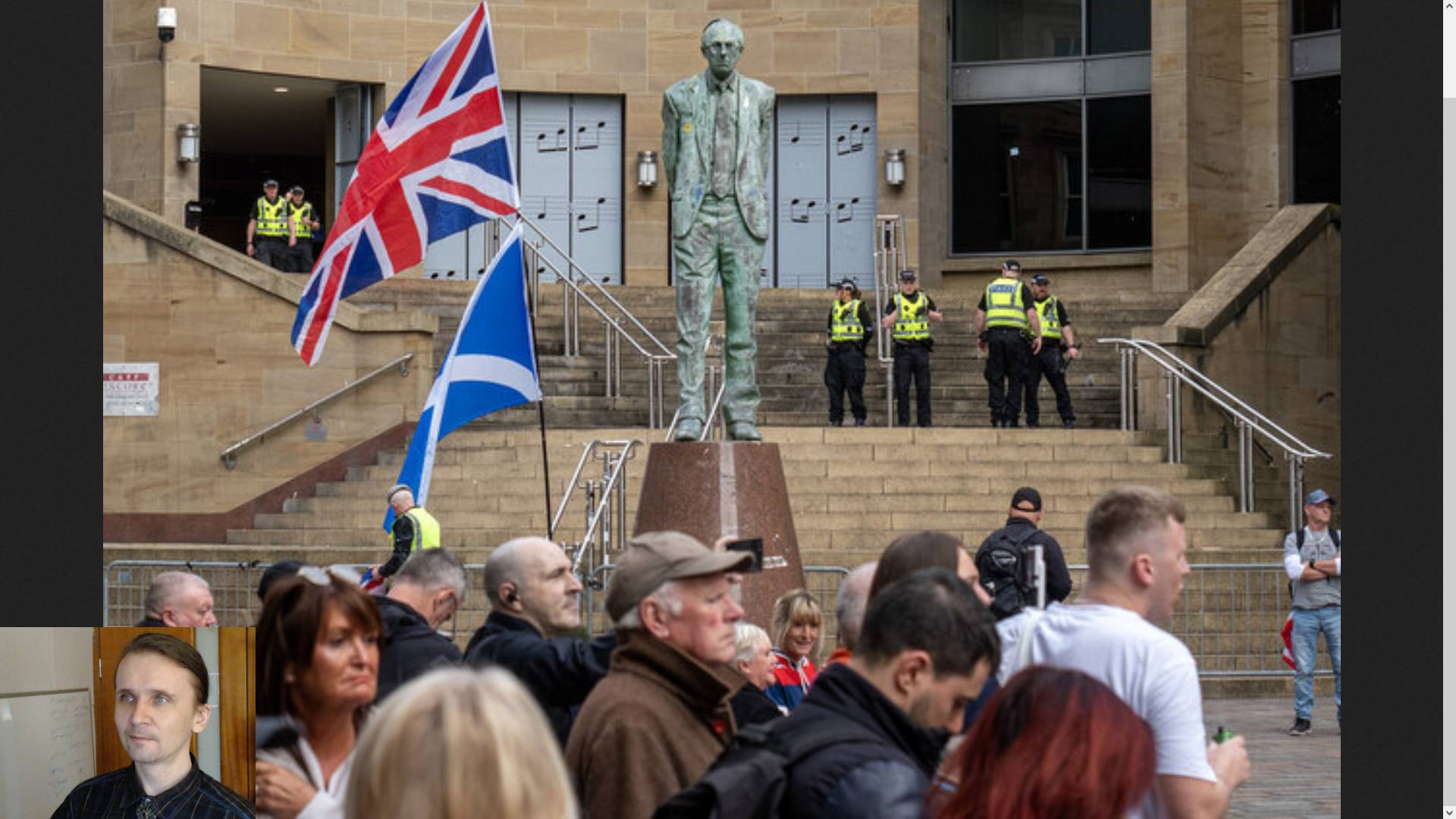 Подборка безумных новостей. Обезоруженные герои