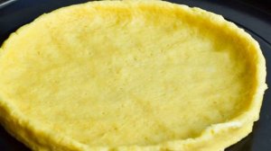 Пирог с курагой и творогом