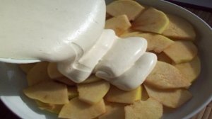 Пирог с кислыми яблоками