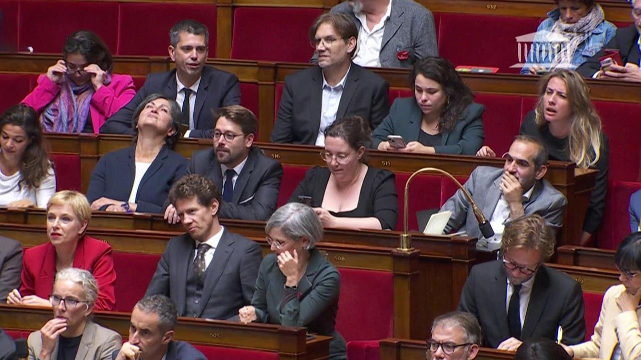 Парламент Франции будет голосовать по вопросу вотума недоверия правительству