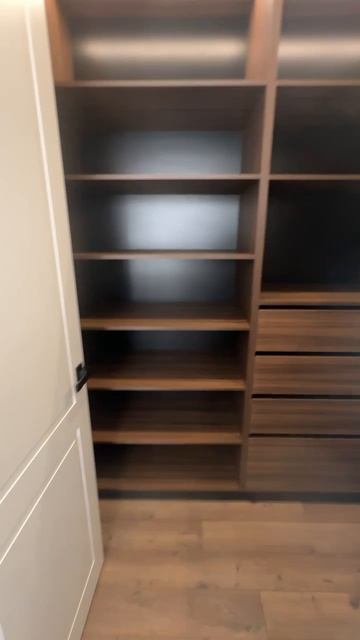 Гардеробная в спальню. (п. Камышеваха, пер. Агатовый) смотреть онлайн