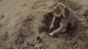 ВЗЯЛ ЖЕНУ НА ШУРФ ФУНДАМЕНТА...