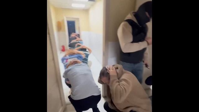 Рейд после домогательств: как один инцидент вскрыл общежитие нелегалов