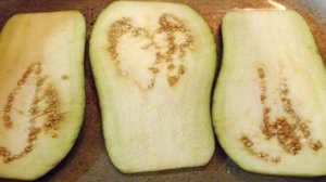 Рулетики из баклажанов с сыром и чесноком