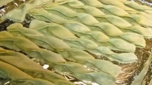 Палочки из слоеного теста с сыром