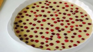 Пирог с клюквой и сметаной