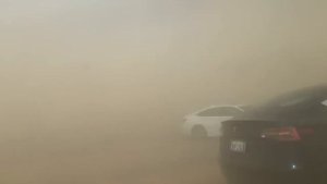 Невероятные Моменты с Песчаными и Пылевыми Бурями, Снятые на Камеру