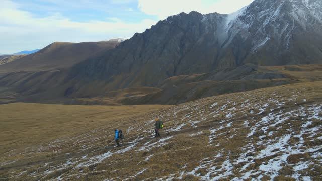 Поход в Приэльбрусье смотреть онлайн