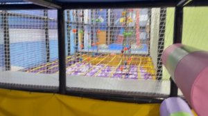 Вьетнам. Дананг. Осень 2025. Детская площадка в ТЦ Vincom Plaza Da Nang