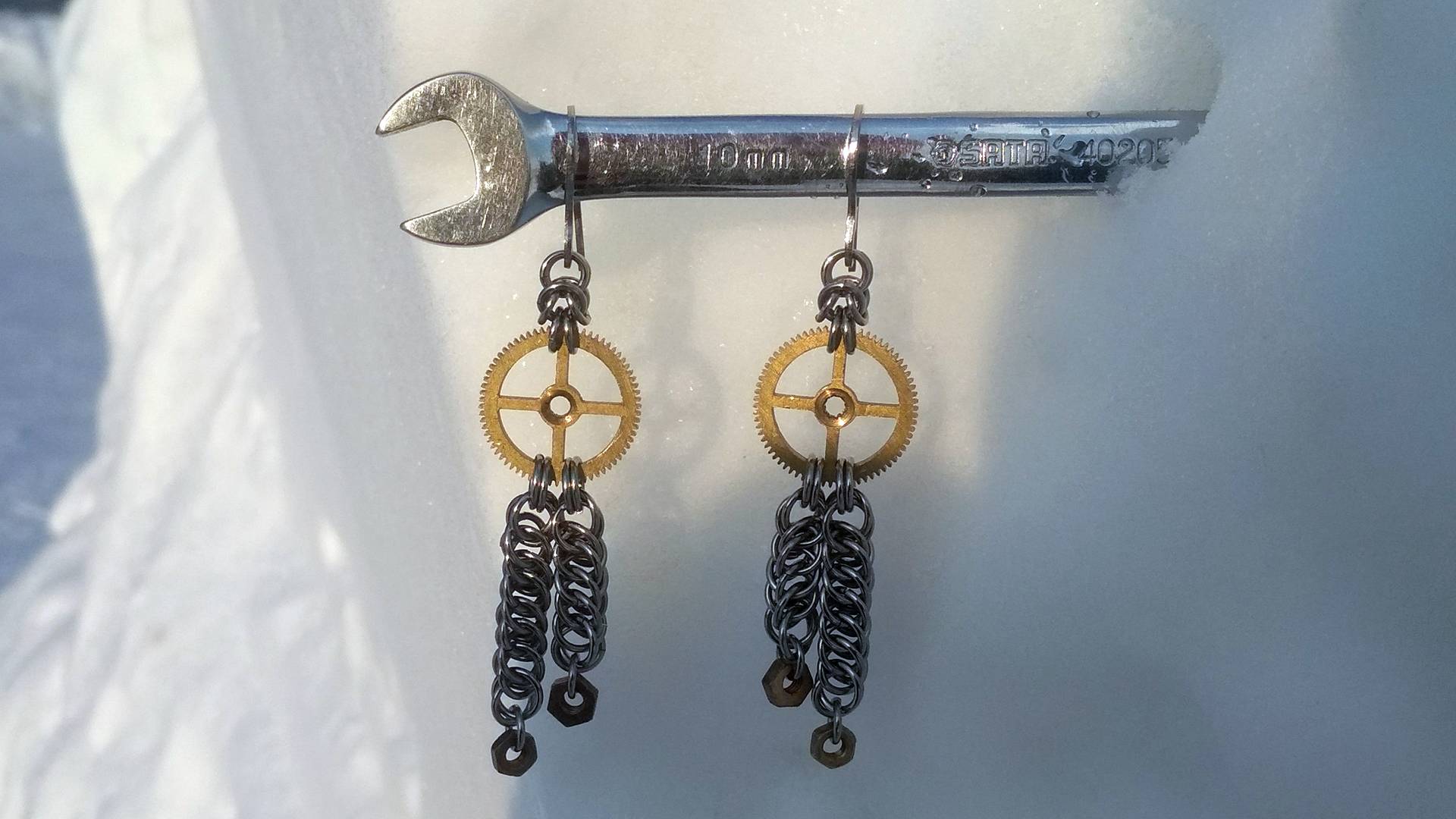 Ветер стимпанка. Серьги из комплекта кольчужных украшений.