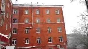 Уборка кровли от снега   https://stroyalp.ru/sneg.php