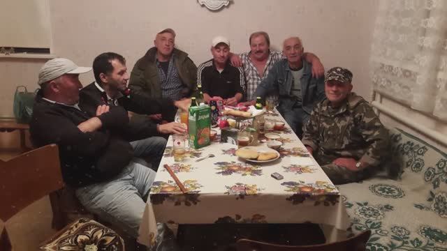 Давайте собираться у стола...)))