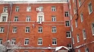 Уборка крыши от снега