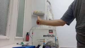 Покраска стен. Как покрасить стены. Ремонт балкона краска для стен.