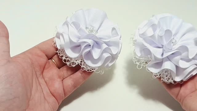 МК бантиков из ролика 12💗💗💗

Мастер класс бантиков