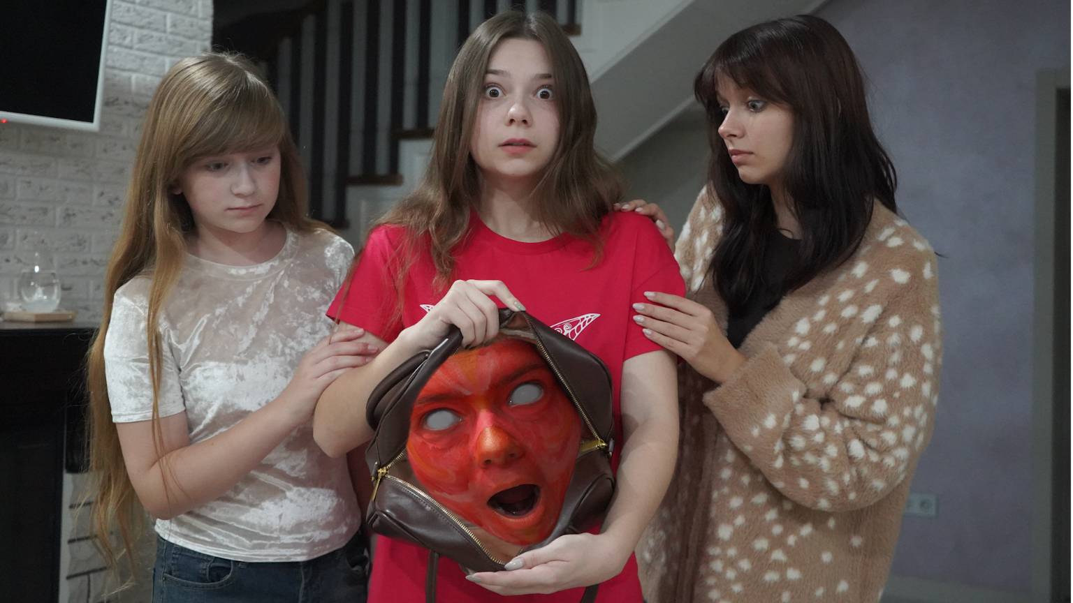 SCP ГОЛОДНАЯ СУМКА 2 - ПОЖИРАТЕЛЬ ГОЛОВ! СТРАШИЛКА