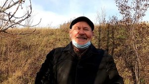 Почему люди бросают деньги на ветер