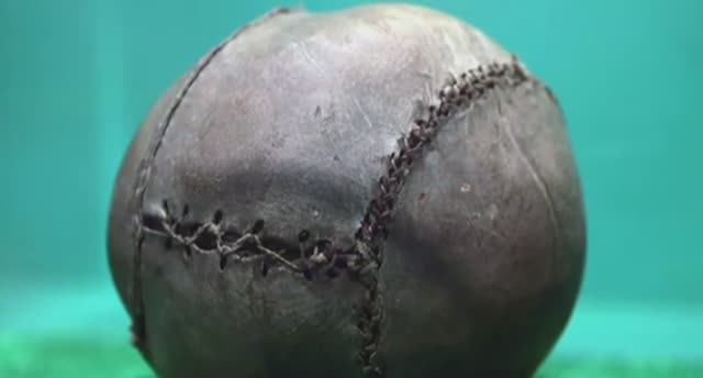 .... Как проходила эволюция Футбольного мяча.....