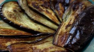 Рулетики из баклажанов с орехами