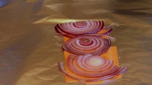 Курица, запеченная в фольге с овощами